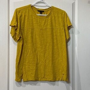Banana Republic Sz M Mustard Yellow short sleeve Tee shirt